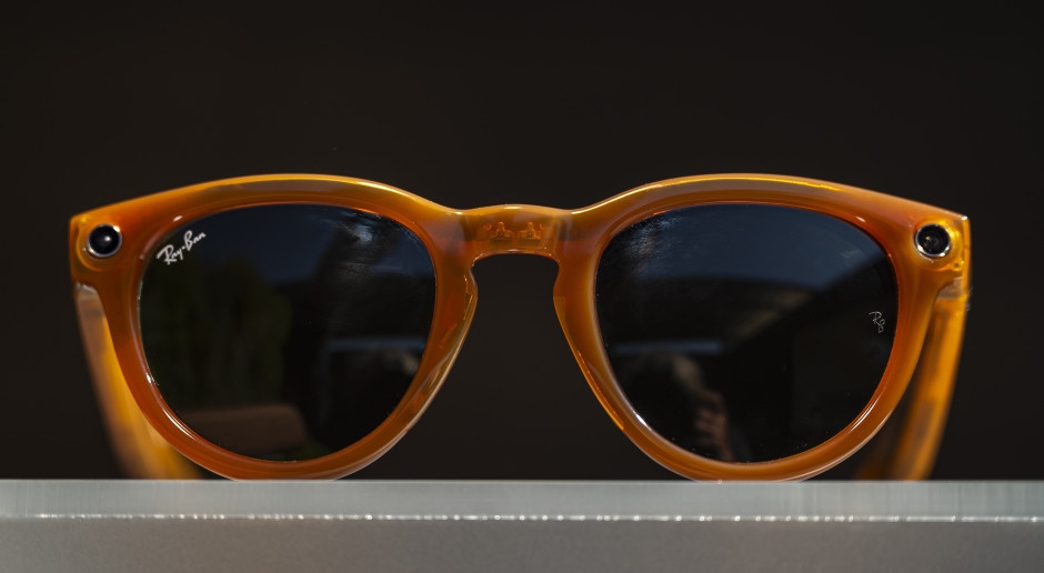 Occhiali al posto del telefono? Zuckerberg ha investito miliardi nei Ray-Ban