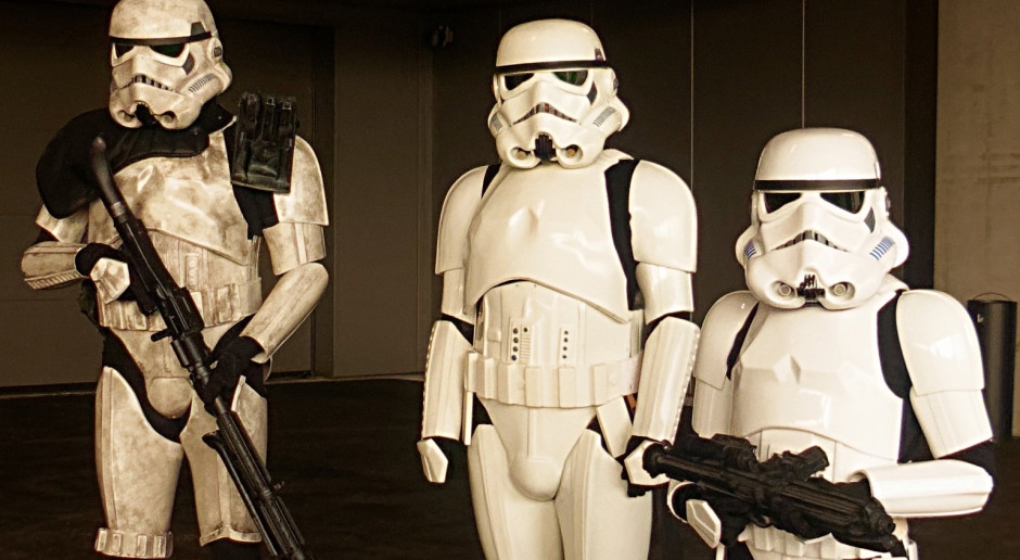 Il casco degli Stormtrooper di Star Wars venduto all'asta per una cifra sbalorditiva