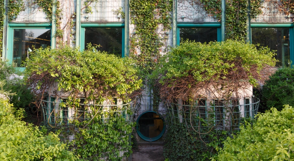 The 10 most beautiful secret gardens in Europe have been revealed. There's a Polish accent.