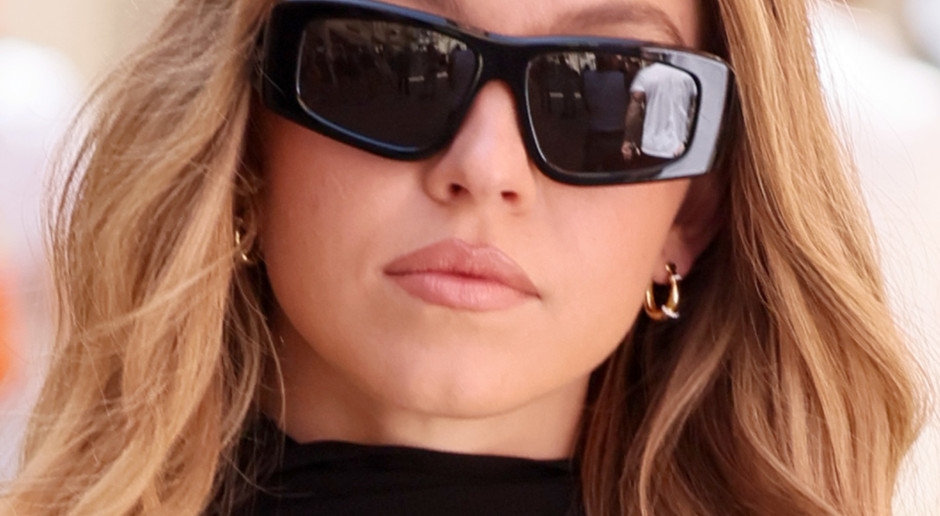 ¿Será ella la nueva chica Bond? ¡Jeff Bezos diría que sí!