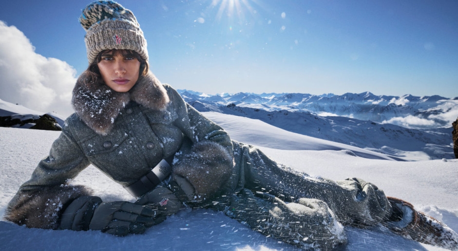 Moncler prezentuje nową kolekcję Grenoble 2025. Luksusowe kurtki i legendy sportu na tle majestatycznych Alp