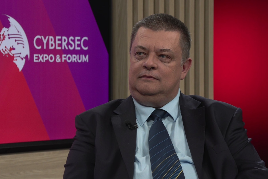 Sztuczna inteligencja to broń obosieczna. Ryzyko rośnie