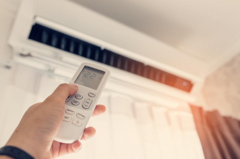 Zamontował klimatyzację, właśnie dostał rachunek. Tyle kosztuje godzina chłodzenia
