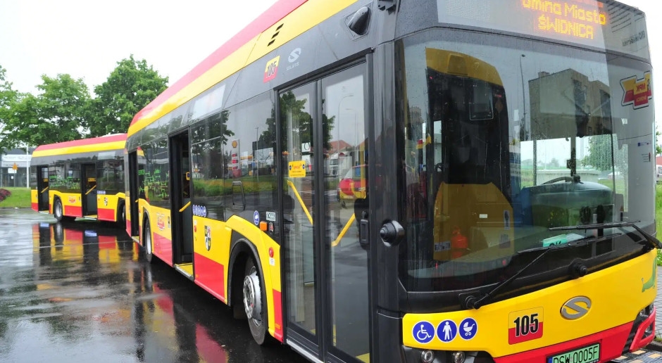 Une autre ville a opté pour les bus électriques. Ils servent déjà les résidents
