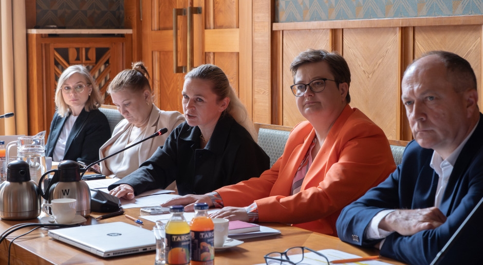 Het einde van onderdrukkende disciplinaire maatregelen. MEN verandert de aanpak van leraren.