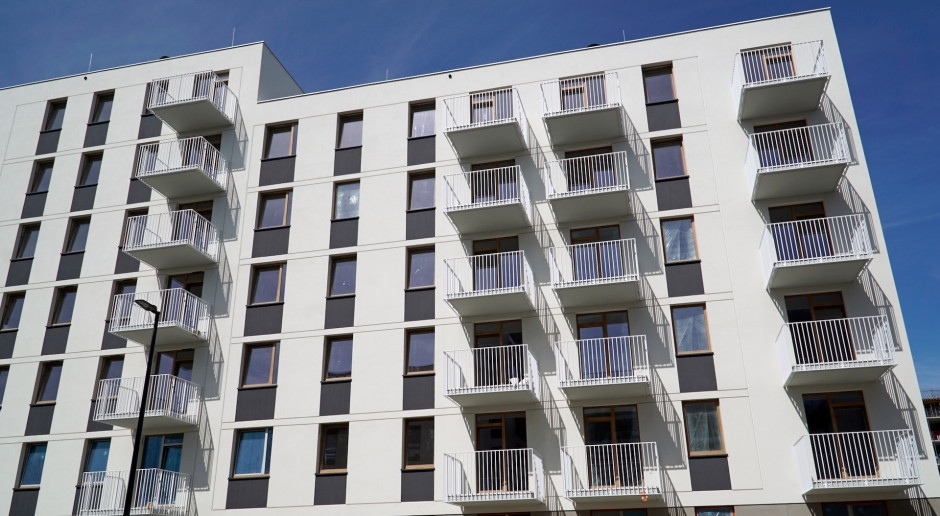 Tenants want a revolution in social housing associations. "We are a source of income for companies, but we have no rights."
