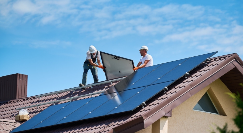 Nueva tarifa por la eliminación de paneles fotovoltaicos antiguos. Es recomendable verificar la fecha de fabricación.