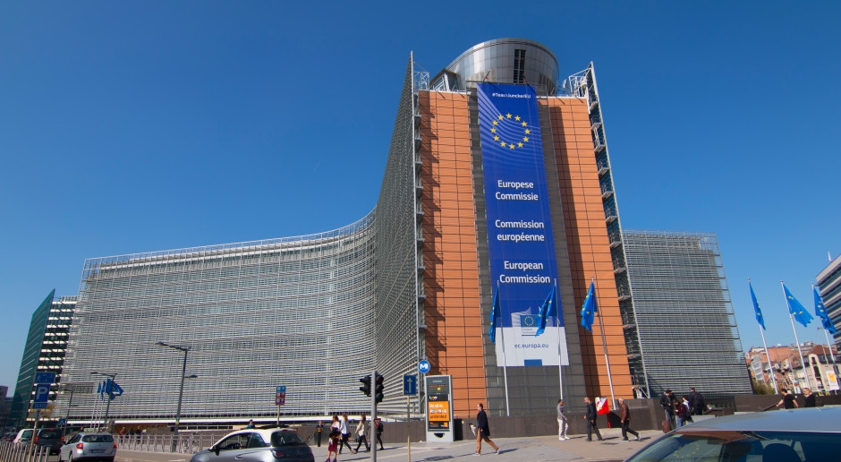 The European Commission is waiting for clarification on the KPO scandal. It will then take action.