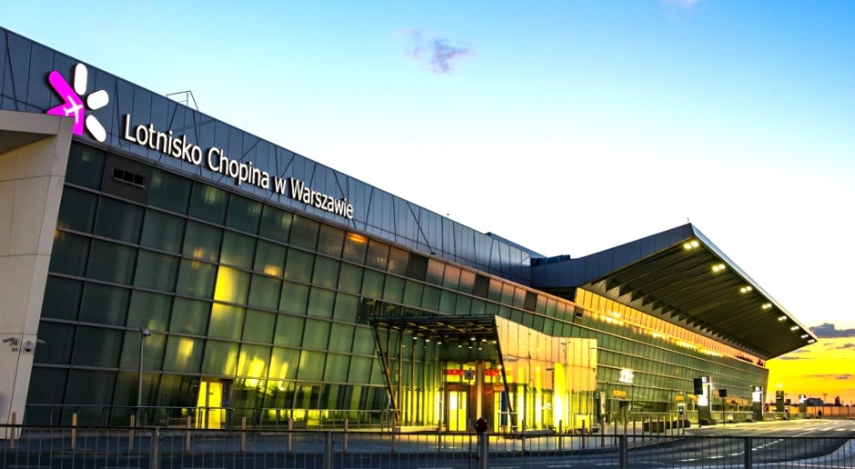 Vijf bedrijven hebben een aanvraag ingediend voor de uitbreiding van Chopin Airport. De luchthaven wil jaarlijks 30 miljoen mensen bedienen.