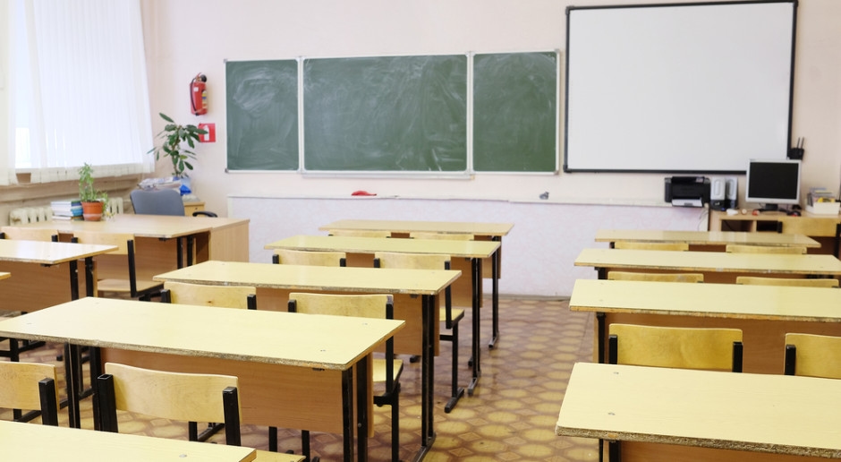 Zo'n duizend vacatures op scholen. Over twee jaar is het nog erger.