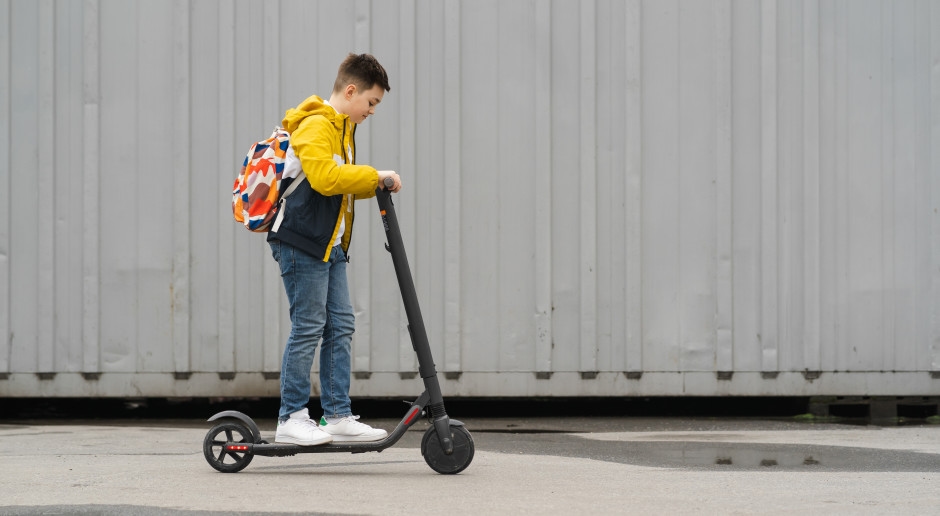 Wordt het fietsrijbewijs ook voor scooters gebruikt? Het Ministerie van Onderwijs maakt het duidelijk.