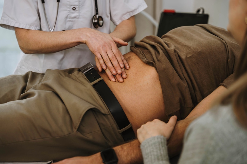 In Polonia i malati devono aspettare 8 anni. Durante questo periodo aumenta il rischio di cancro alla gola, all'esofago e all'intestino.