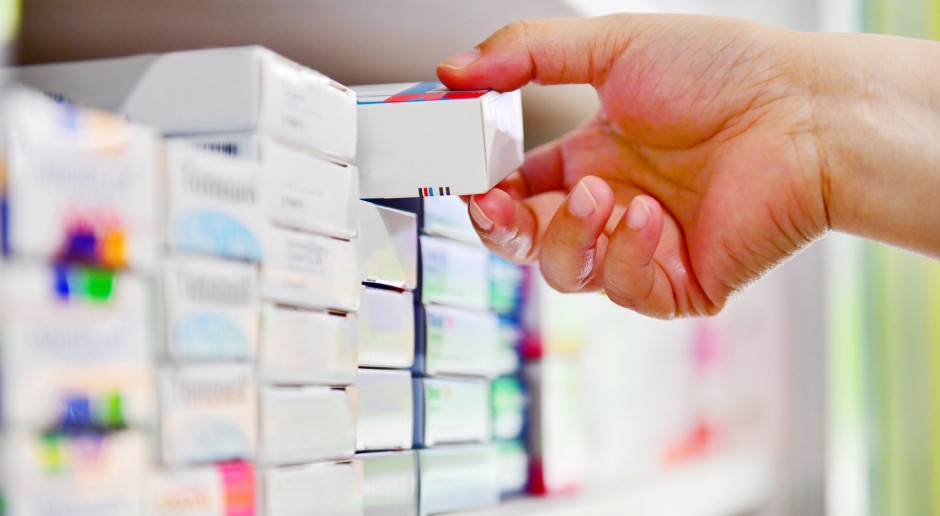 Vitamina popular retirada de la venta. GIF: Se encontraron manchas en la superficie de las cápsulas.