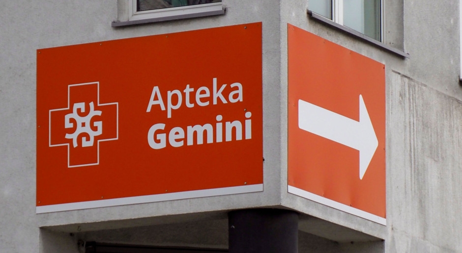 Pharmacies for Patients and Chains: When Municipalities Speak with Big Business