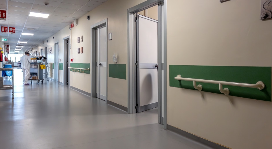 COVID-19 a Włodawa. Sono state introdotte restrizioni alle visite nel reparto ospedaliero.