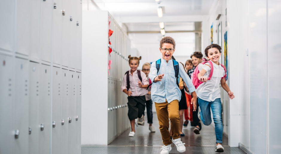 Dal 1° gennaio in tutte le scuole sarà obbligatorio: gli assorbenti igienici nei bagni saranno disponibili gratuitamente per tutti gli studenti cechi