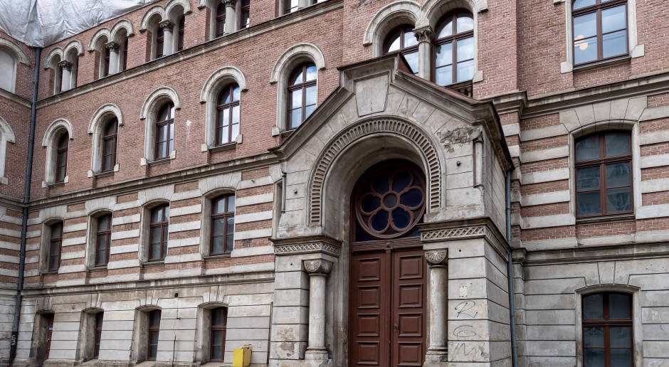 Stromausfall an der Medizinischen Universität Lodz. Die Universität verabschiedet sich von einem weiteren herausragenden Spezialisten.