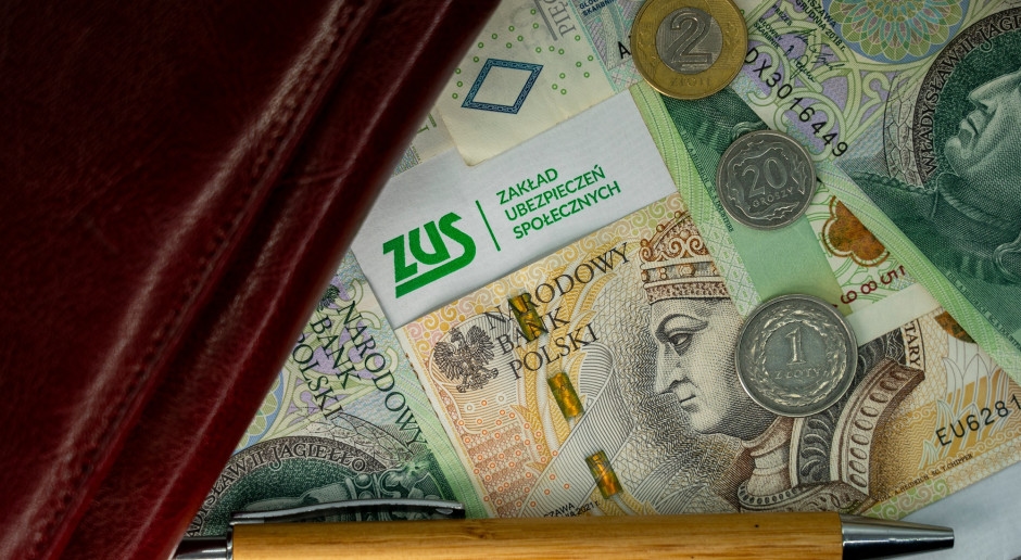 Sí, así es la situación. ZUS se hará cargo del pago a los empleados.