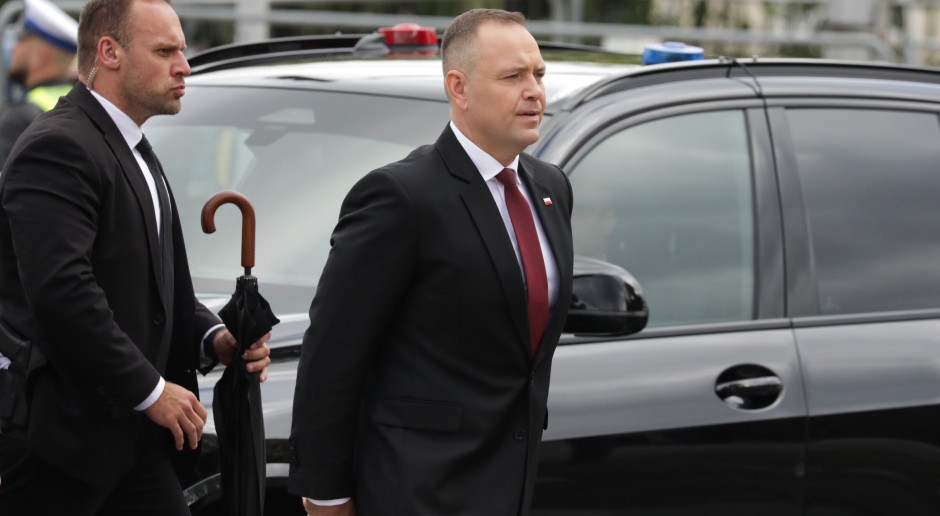 2,333 PLN per month for the birth of a child. A generous offer on Karol Nawrocki's desk.