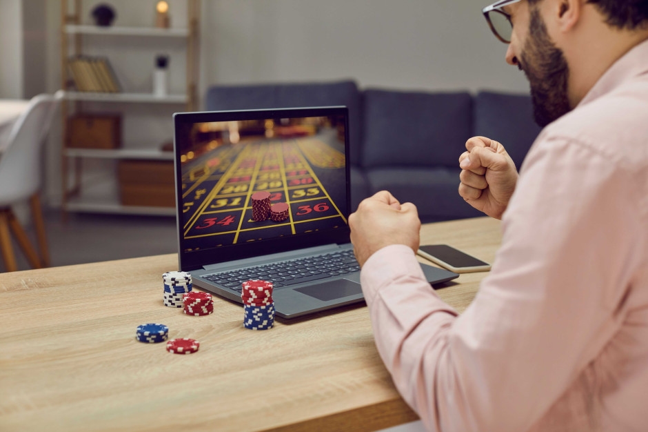 Combatendo a área cinzenta nos jogos online. O Estado tem um monopólio crescente