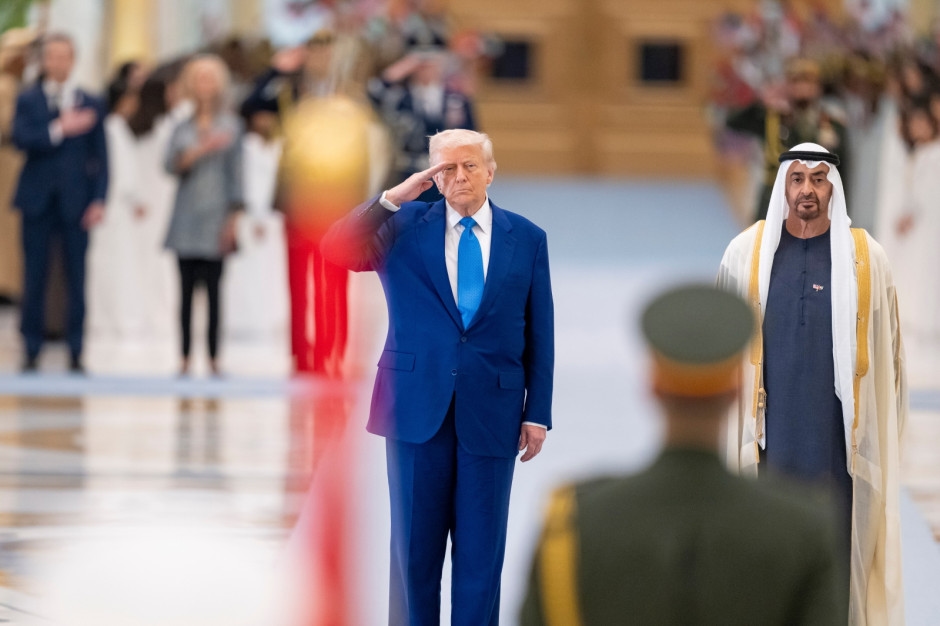 Trump beendet Nahost-Triptychon mit einem weiteren Deal im Wert von Hunderten von Milliarden