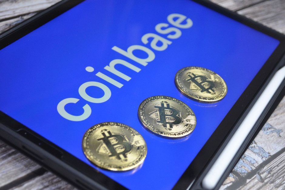 Bitcoin is once again attracting investor interest, with new tariffs imposed by the US in the background.