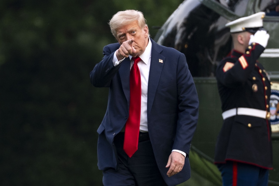 Криптовалюта Трампа принесла прибыль лишь немногим, в то время как многие потеряли деньги. Ажиотаж на фондовых рынках?