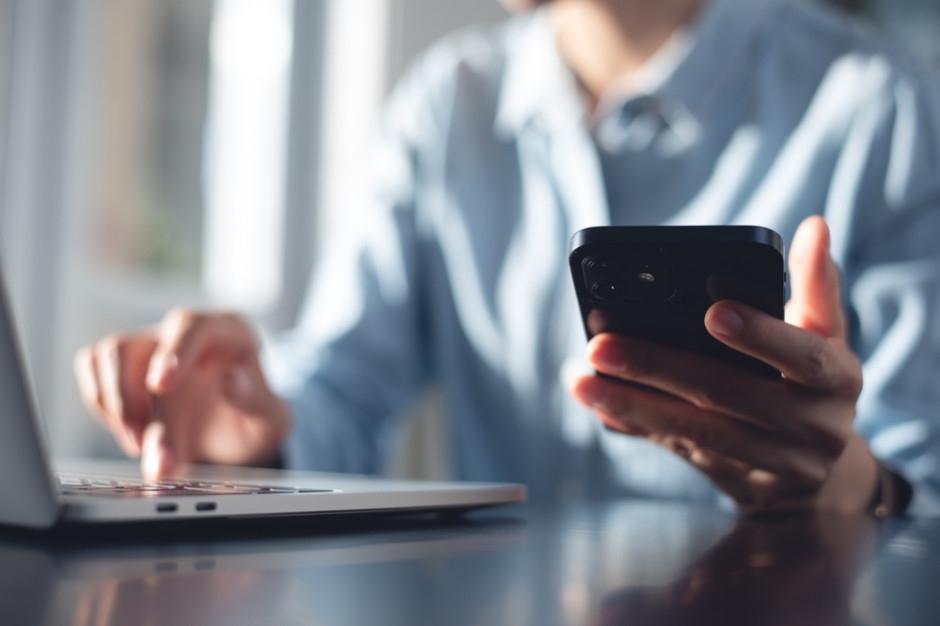 İngilizler Apple ve Google'a rakip oluyor. Dev Londra'yı uyarıyor.