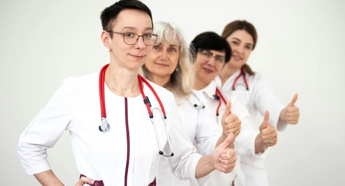 Nie do zastąpienia. Pielęgniarki i położne świętują – NIL składa życzenia