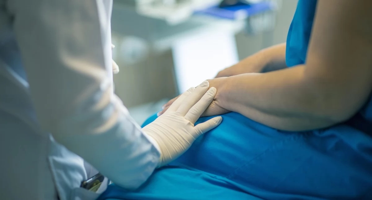 A Polish nurse received the Queen Silvia Nursing Award in Stockholm for her innovative app.