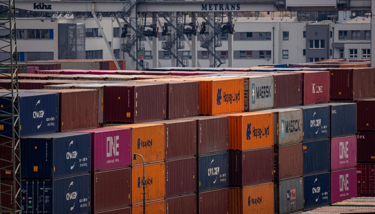 Trump adiciona 400 produtos à lista de tarifas, mas nenhum acordo é alcançado.