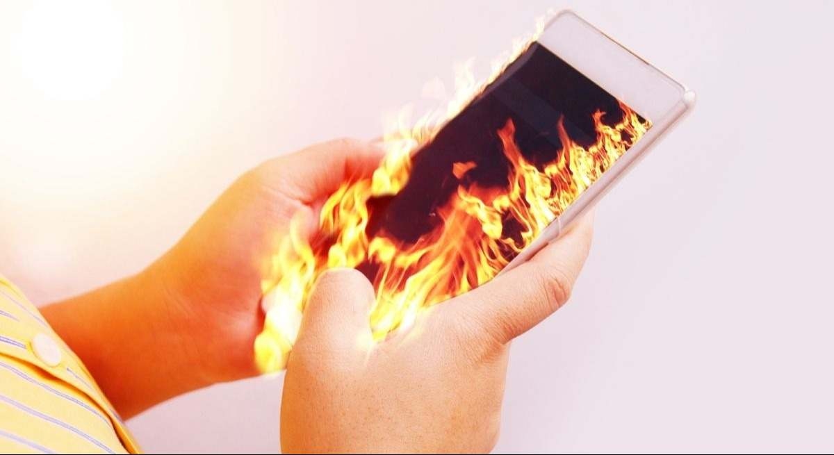Yaz aylarında herkesin cep telefonuyla yaptığı ve onu sonsuza dek mahvedebilecek hata