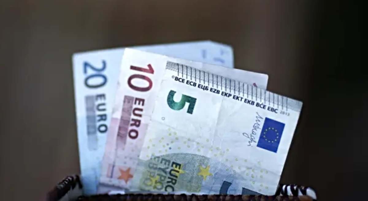 Pension plan assets increased by €2.1 billion in May due to trade truces.