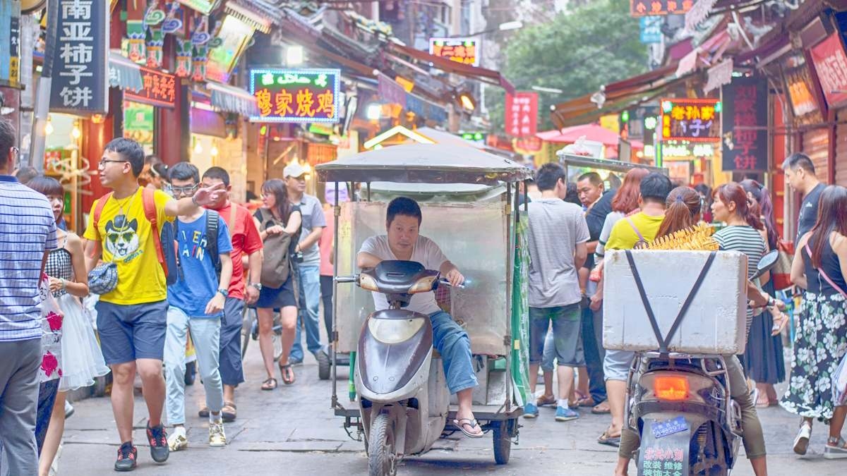 Um seine Wirtschaftskrise zu lösen, muss China Spanien nachahmen: Der Schlüssel liegt in der Art und Weise, wie das Land konsumiert.