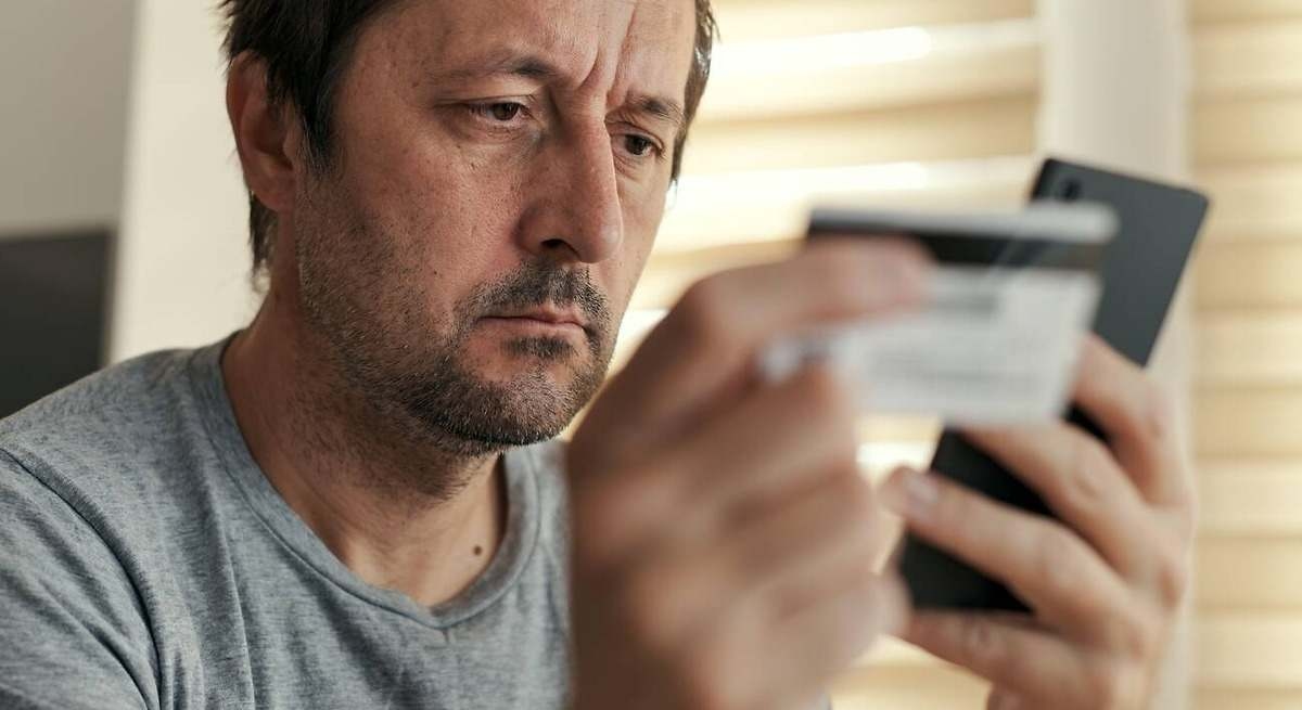 Ecco le sei app che dovresti disinstallare immediatamente se vuoi proteggere il tuo conto bancario.