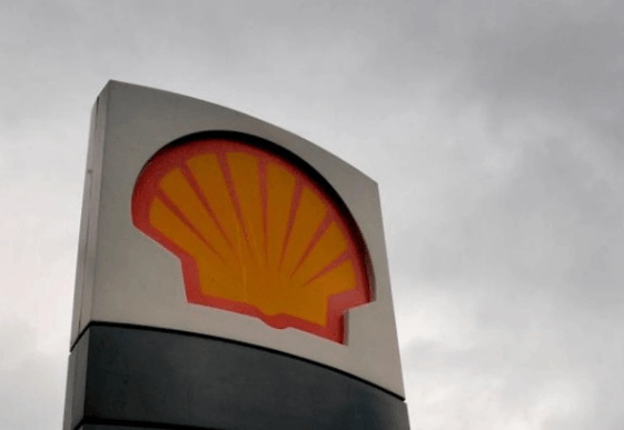 La Shell nega di aver preso in considerazione l'acquisto della BP per creare una compagnia petrolifera europea.