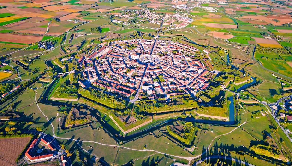 Cycling through the villages: the most authentic Italy revealed by the Giro d'Italia 2025