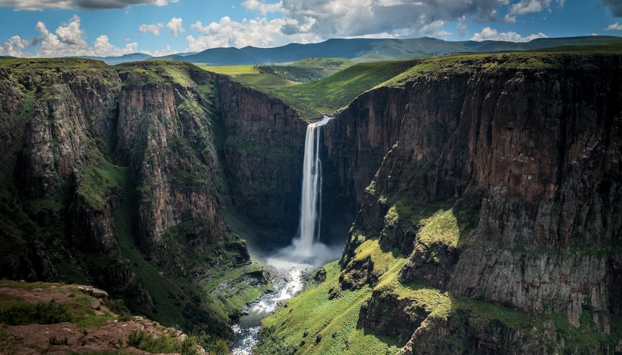 De Maletsunyane-waterval: de sluier van water die uit de lucht valt, tussen legendes en de stilte van Afrika