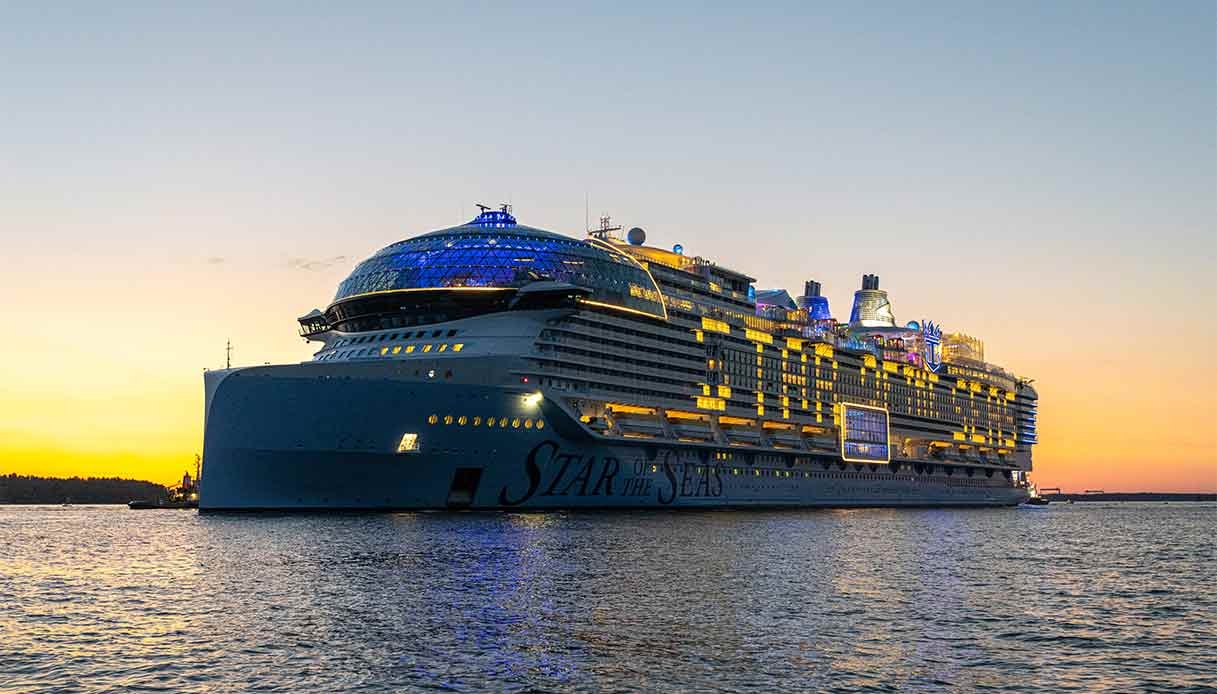 Royal Caribbean'ın dev gemisi Star of the Seas ilk yolculuğuna çıkıyor.