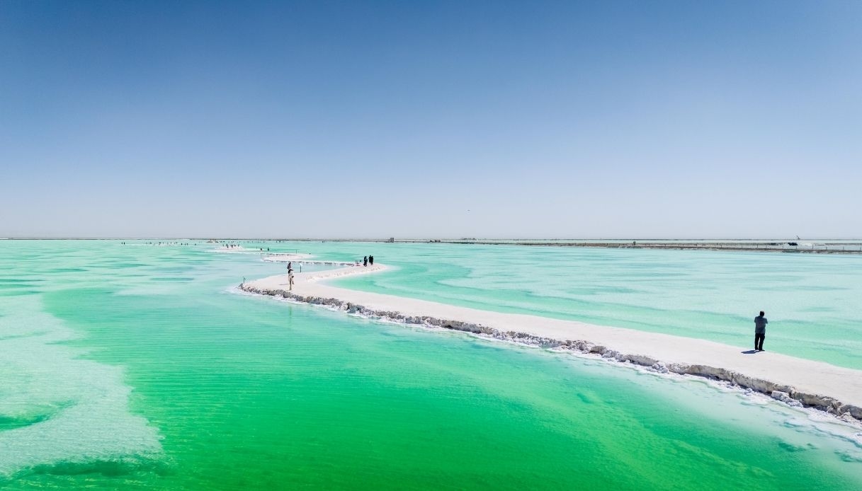 Het prachtige Smaragdmeer, een van de topattracties van China
