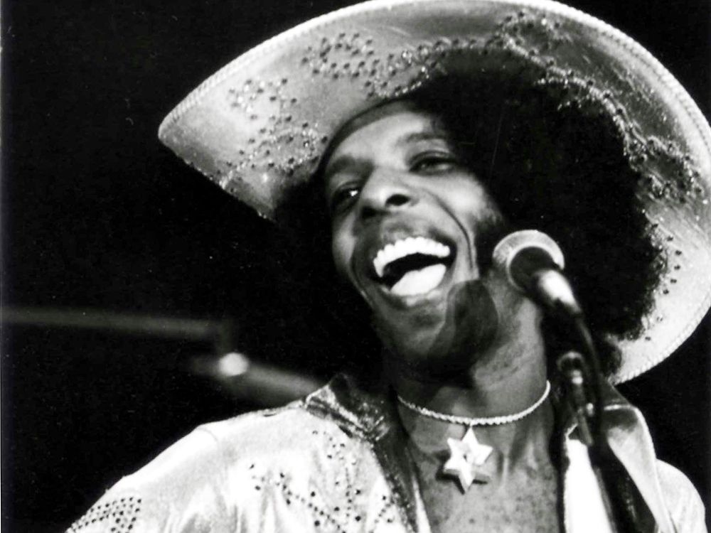Sly Stone, el innovador músico funk rock de los años 60, muere a los 82 años