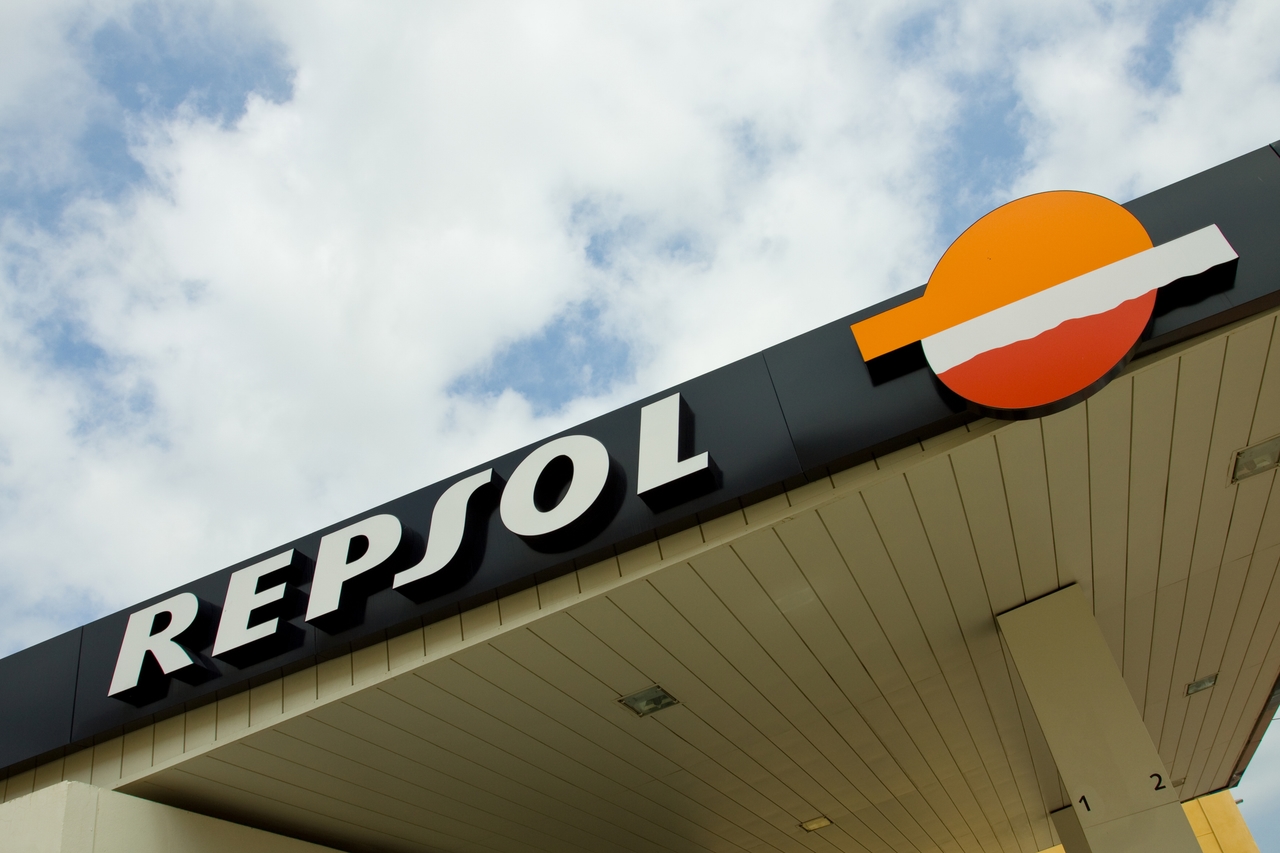 Repsol profit drops by more than 60% in the first quarter
