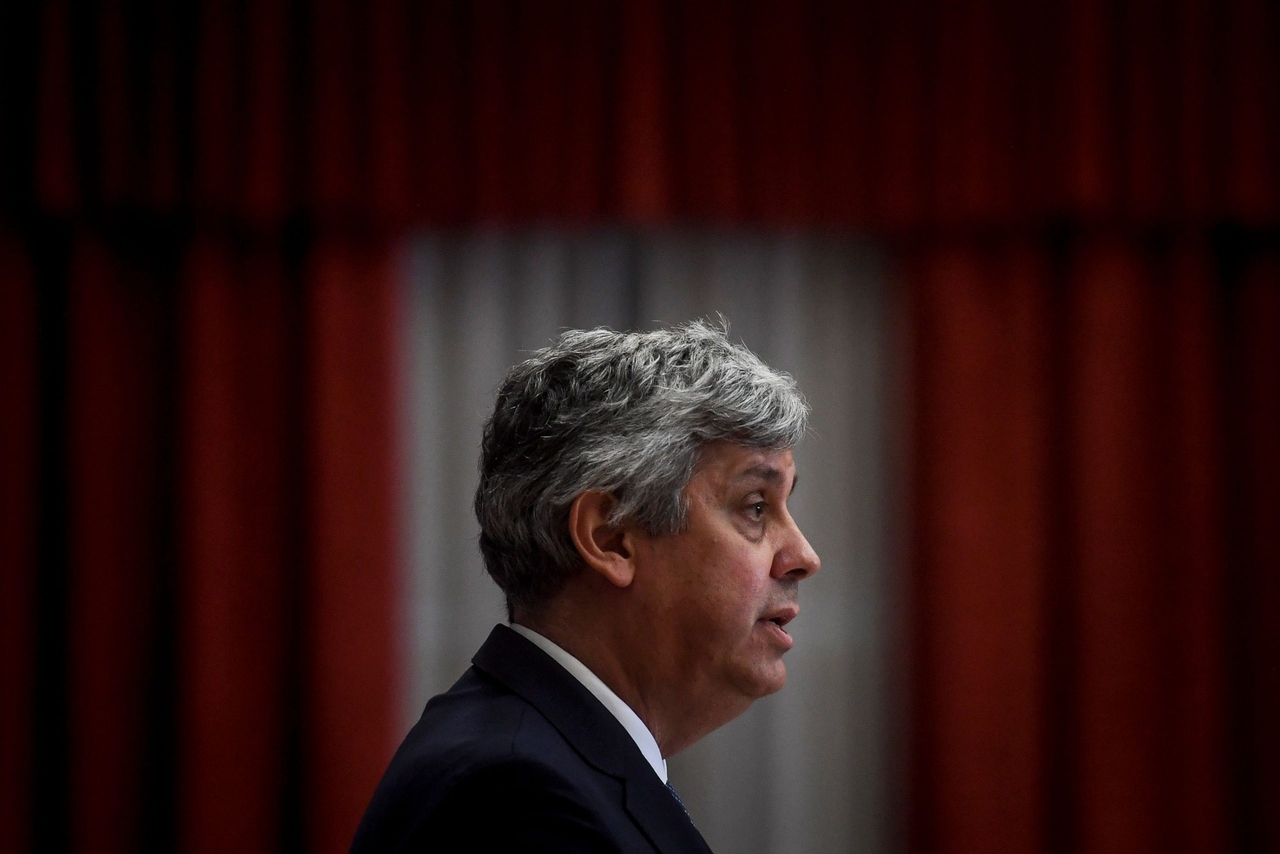 Riscos levam Centeno a pedir ‘estabilidade em Portugal’