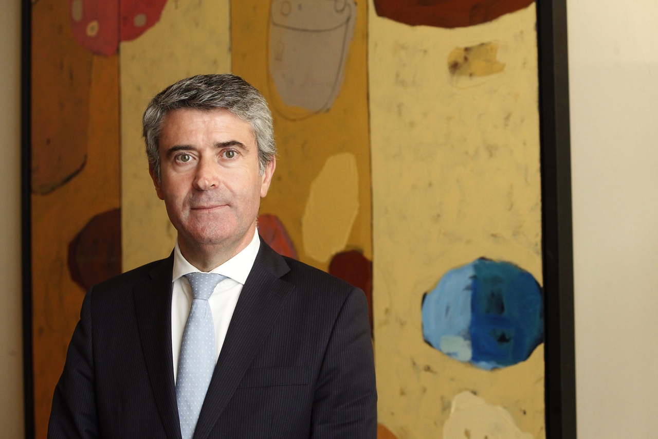 Líder del Partido Socialista reta al gobierno a abandonar sus oficinas y dice que hay solución a los problemas de vivienda