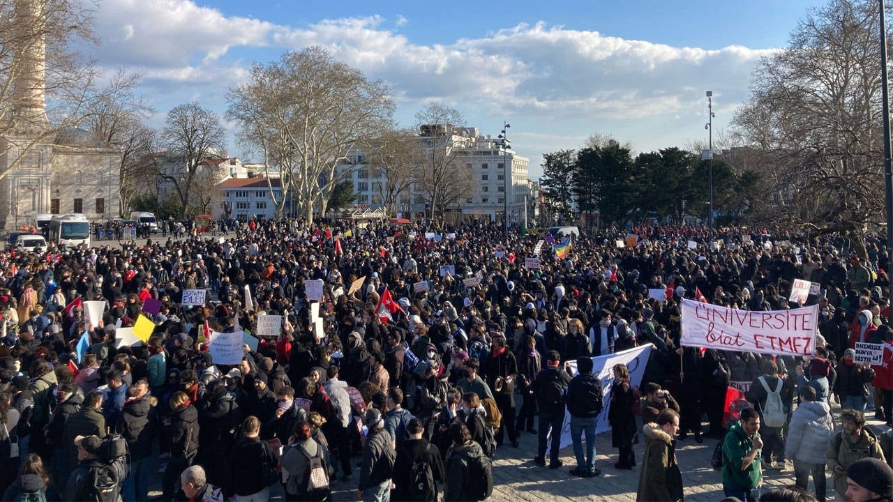 Todos os seus movimentos são contra o povo