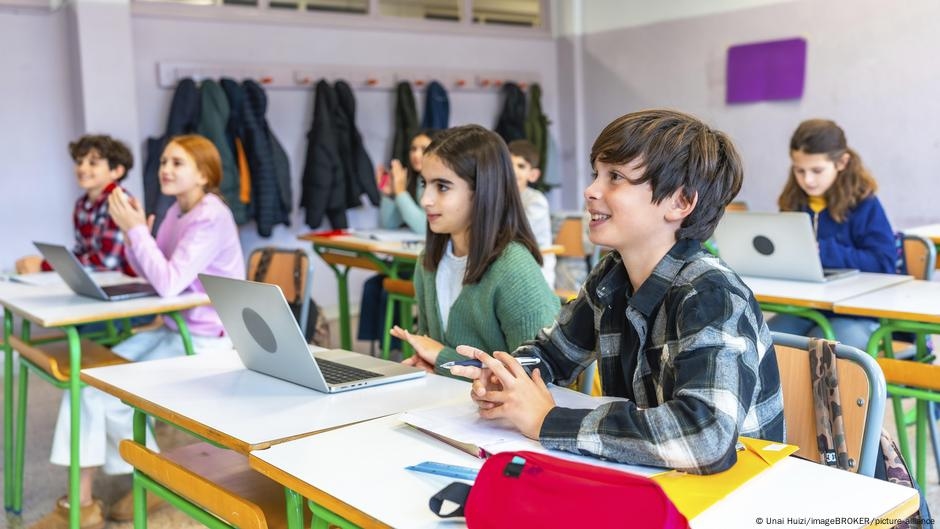 Sophia e Noah restano i nomi più popolari nel 2024