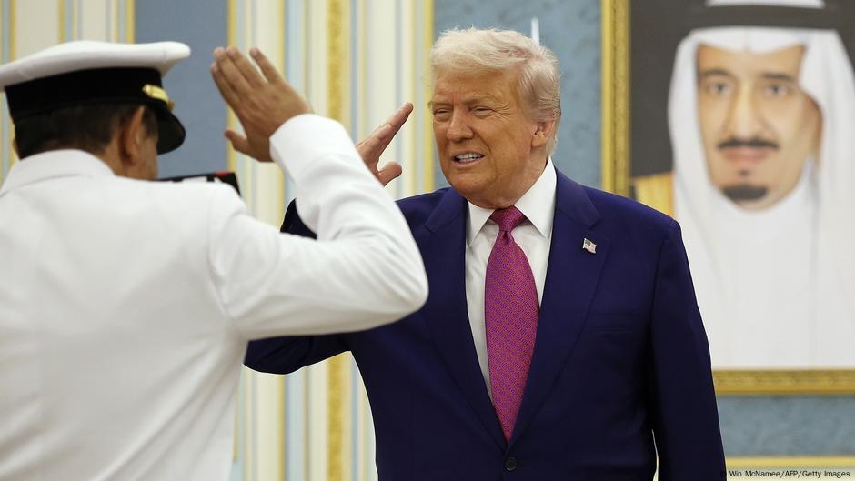 Trump wil sancties tegen Syrië opheffen - Nieuwscompact: De belangrijkste punten in het kort