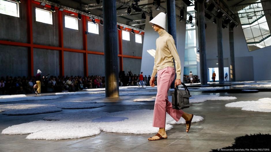 Robo de diseño: Prada copia las sandalias tradicionales indias