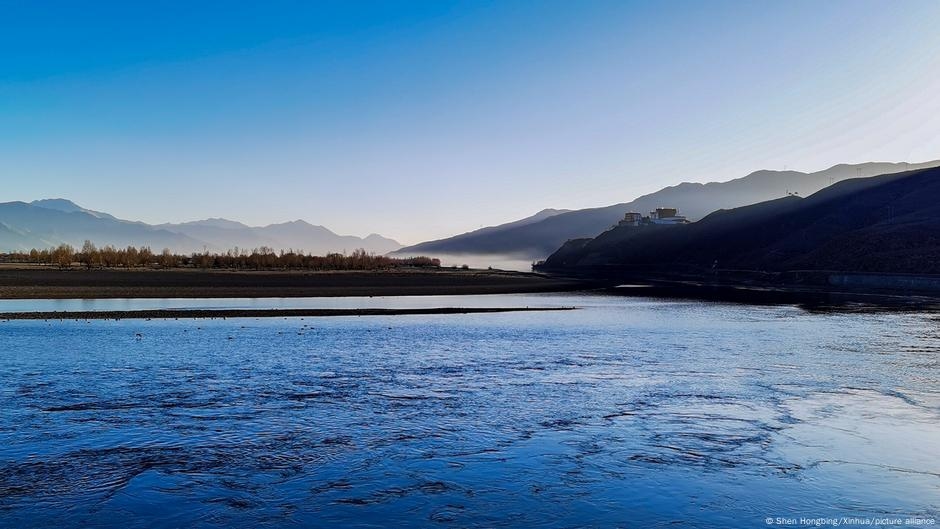 La Cina avvia la costruzione di una diga gigante in Tibet