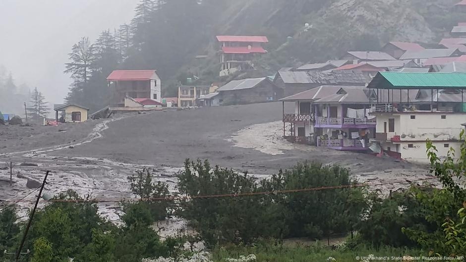 Massive flash flood hits Indian tourist region